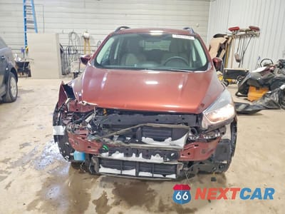 Piąte zdjęcie samochodu w środku: 2018 FORD ESCAPE SE VIN:1FMCU0GD8JUC18509 - miniatura
