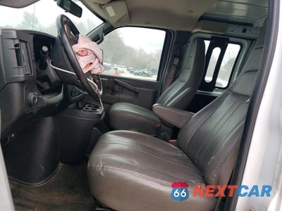 Zdjęcie 7 z 13 samochodu: 2018 CHEVROLET EXPRESS 2500 CARGO DELIVERY VAN VIN:1GCWGAFG1J1339572 - miniatura