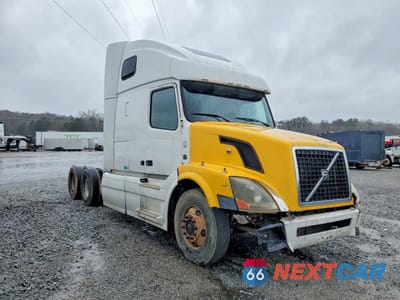 2012 VOLVO VN VNL 4V4NC9EJ9CN548190 - główne zdjęcie licytacji z USA - miniatura