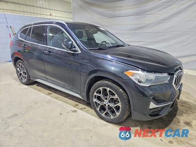 Czwarte zdjęcie samochodu z boku: 2020 BMW X1 XDRIVE28I VIN:WBXJG9C07L3L57603 - miniatura