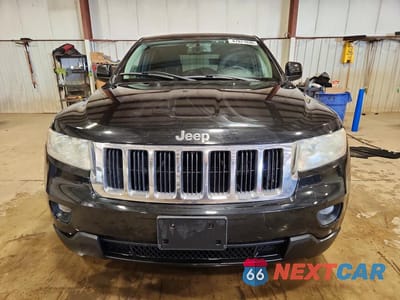 Piąte zdjęcie samochodu w środku: 2012 JEEP GRAND CHEROKEE LAREDO VIN:1C4RJFAG3CC175817 - miniatura