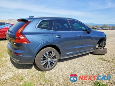 Trzecie zdjęcie samochodu z tyłu: 2023 VOLVO XC60 ULTIMATE VIN:YV4H60DA4P1226791 - miniatura