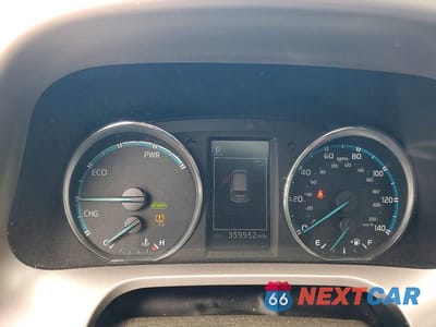Zdjęcie 9 z 13 samochodu: 2016 TOYOTA RAV4 HYBRID XLE VIN:JTMRJREV8GD058518 - miniatura