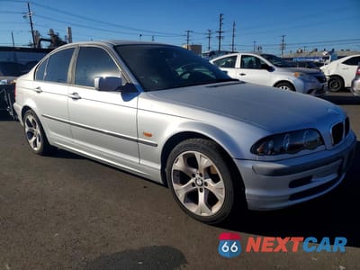 Czwarte zdjęcie samochodu z boku: 1999 BMW 323 I VIN:WBAAM3333XKC61542 - miniatura