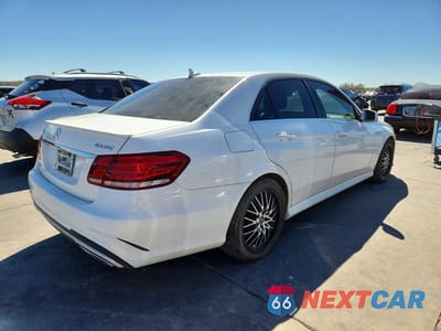 Trzecie zdjęcie samochodu z tyłu: 2014 MERCEDES-BENZ E 350 4MATIC VIN:WDDHF8JBXEA923965 - miniatura