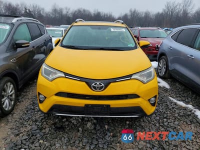 Piąte zdjęcie samochodu w środku: 2016 TOYOTA RAV4 XLE VIN:2T3RFREV3GW478286 - miniatura