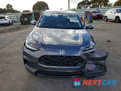 Piąte zdjęcie samochodu w środku: 2025 HONDA HR-V LX VIN:3CZRZ1H35SM722088 - miniatura