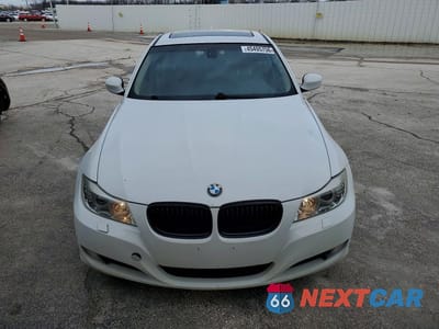 Piąte zdjęcie samochodu w środku: 2009 BMW 328 XI VIN:WBAPK73589A452341 - miniatura