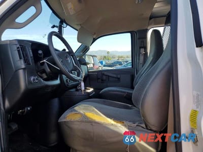 Zdjęcie 7 z 13 samochodu: 2025 GMC SAVANA G3500 DELIVERY VAN VIN:1GTZ7HFP2S1223272 - miniatura