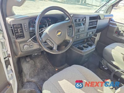 Zdjęcie 8 z 13 samochodu: 2023 CHEVROLET EXPRESS G3500 BOX TRUCK VIN:1GB0GRFP0P1106798 - miniatura