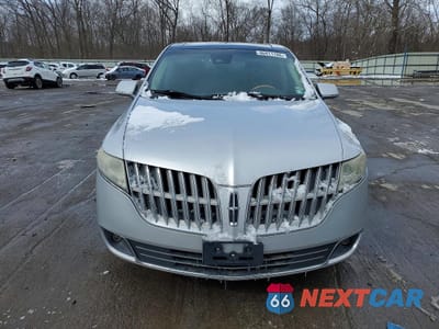 Piąte zdjęcie samochodu w środku: 2010 LINCOLN MKT VIN:2LMHJ5AR1ABJ08072 - miniatura