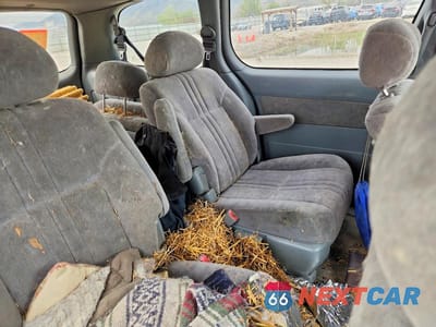 Zdjęcie 10 z 11 samochodu: 2001 TOYOTA SIENNA LE VIN:4T3ZF13C61U377687 - miniatura