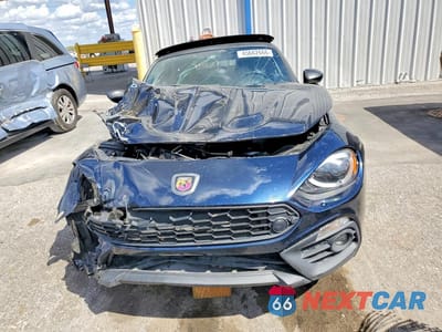 Piąte zdjęcie samochodu w środku: 2018 FIAT 124 SPIDER CLASSICA VIN:JC1NFAEK4J0138854 - miniatura