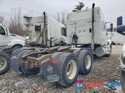 Czwarte zdjęcie samochodu z boku: 2012 INTERNATIONAL PROSTAR VIN:3HSDJSJR0CN092382 - miniatura