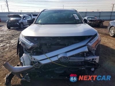 Piąte zdjęcie samochodu w środku: 2023 TOYOTA RAV4 PRIME XSE VIN:JTMEB3FV9PD144413 - miniatura
