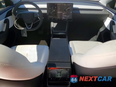 Zdjęcie 8 z 13 samochodu: 2026 TESLA MODEL Y VIN:7SAYGDED5TA610452 - miniatura