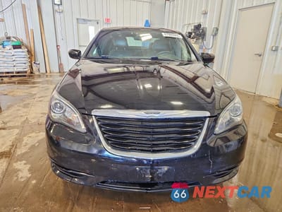 Piąte zdjęcie samochodu w środku: 2012 CHRYSLER 200 S VIN:1C3CCBHGXCN162442 - miniatura