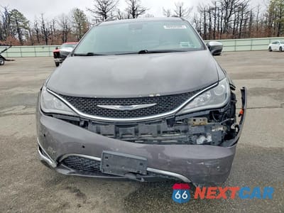 Piąte zdjęcie samochodu w środku: 2017 CHRYSLER PACIFICA LIMITED VIN:2C4RC1GG6HR614530 - miniatura