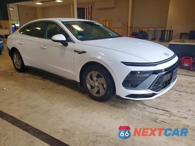 Czwarte zdjęcie samochodu z boku: 2025 HYUNDAI SONATA SE VIN:KMHL24JAXSA517210 - miniatura