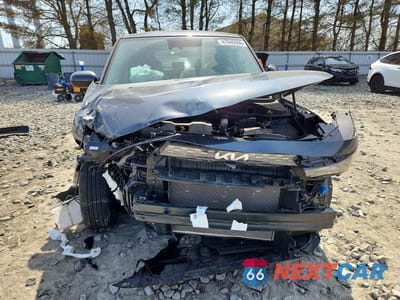 Piąte zdjęcie samochodu w środku: 2025 KIA SOUL EX VIN:KNDJ33AU9S7262043 - miniatura