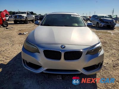 Piąte zdjęcie samochodu w środku: 2015 BMW 228 I VIN:WBA1F5C54FV256481 - miniatura