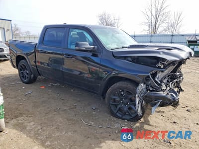 Czwarte zdjęcie samochodu z boku: 2025 RAM 1500 LARAMIE VIN:1C6SRFJP3SN762930 - miniatura