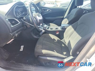 Zdjęcie 7 z 11 samochodu: 2016 CHRYSLER 200 LIMITED VIN:1C3CCCAB6GN106427 - miniatura
