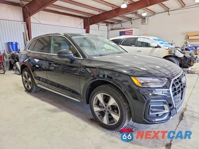 Czwarte zdjęcie samochodu z boku: 2023 AUDI Q5 PREMIUM 40 VIN:WA1ABAFY9P2015719 - miniatura