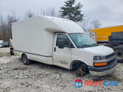 Czwarte zdjęcie samochodu z boku: 2018 CHEV EXPRESS VIN:1GB3GSCGXJ1285545 - miniatura
