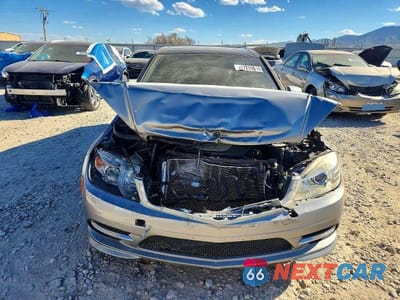 Piąte zdjęcie samochodu w środku: 2011 MERCEDES-BENZ C 300 VIN:WDDGF5EB9BR172777 - miniatura