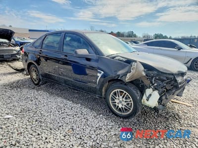 Czwarte zdjęcie samochodu z boku: 2010 FORD FOCUS SE VIN:1FAHP3FN6AW286847 - miniatura