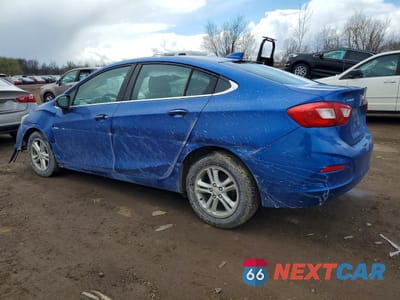 Drugie zdjęcie samochodu z przodu: 2017 CHEVROLET CRUZE LT VIN:1G1BE5SM2H7187244 - miniatura