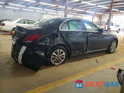 Trzecie zdjęcie samochodu z tyłu: 2019 MERCEDES-BENZ C 300 4MATIC VIN:55SWF8EB6KU318368 - miniatura