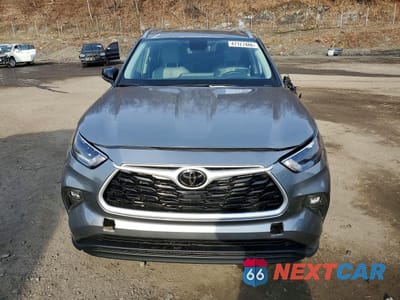 Piąte zdjęcie samochodu w środku: 2025 TOYOTA HIGHLANDER XLE VIN:5TDKDRBH4SS587484 - miniatura