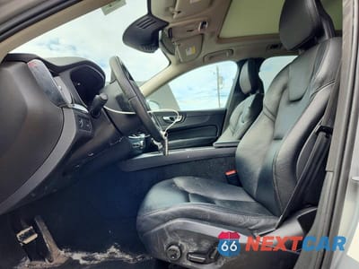 Zdjęcie 7 z 12 samochodu: 2018 VOLVO XC60 T5 MOMENTUM VIN:YV4102RK9J1030157 - miniatura