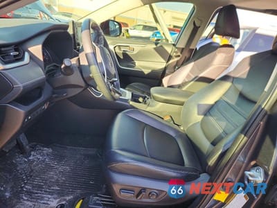 Zdjęcie 7 z 13 samochodu: 2019 TOYOTA RAV4 XLE PREMIUM VIN:JTMA1RFV8KD022476 - miniatura