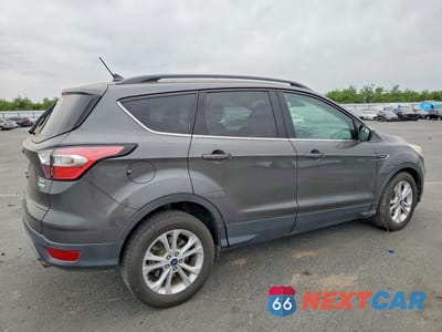 Trzecie zdjęcie samochodu z tyłu: 2018 FORD ESCAPE SEL VIN:1FMCU0HD9JUA24831 - miniatura