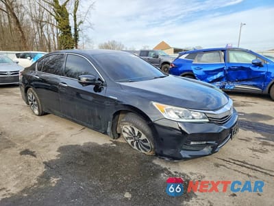 Czwarte zdjęcie samochodu z boku: 2017 HONDA ACCORD HYBRID VIN:JHMCR6F39HC022322 - miniatura