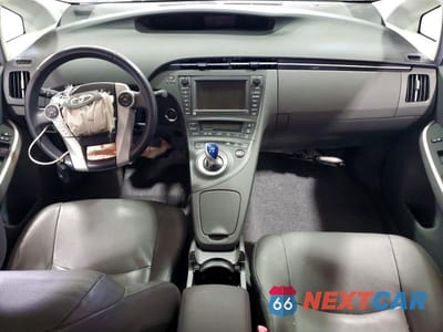 Zdjęcie 8 z 13 samochodu: 2010 TOYOTA PRIUS C HYB VIN:JTDKN3DU0A0035308 - miniatura