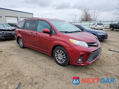 Czwarte zdjęcie samochodu z boku: 2018 TOYOTA SIENNA XLE PREMIUM 8-PASSENGER VIN:5TDYZ3DC2JS941043 - miniatura