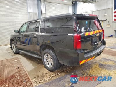 Drugie zdjęcie samochodu z przodu: 2020 CHEVROLET SUBURBAN K1500 LT VIN:1GNSKHKC9LR252037 - miniatura