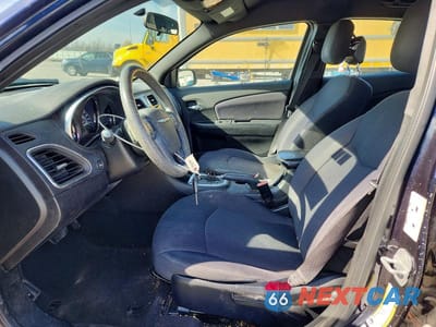 Zdjęcie 7 z 12 samochodu: 2012 CHRYSLER 200 LX VIN:1C3CCBAB5CN282311 - miniatura