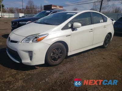 2015 TOYOTA PRIUS TWO JTDKN3DU2F0436396 - główne zdjęcie licytacji z USA - miniatura