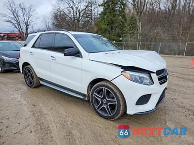 Czwarte zdjęcie samochodu z boku: 2018 MERCEDES-BENZ GLE 350 4MATIC VIN:4JGDA5HB9JB115943 - miniatura