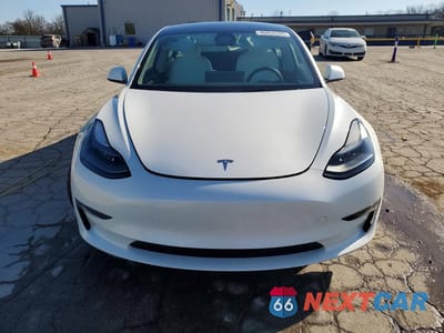 Piąte zdjęcie samochodu w środku: 2023 TESLA MODEL 3 VIN:5YJ3E1EA2PF566680 - miniatura