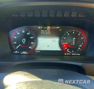 Zdjęcie 8 z 13 samochodu: 2016 VOLVO XC90 T5 VIN:YV4102XK2G1072214 - miniatura