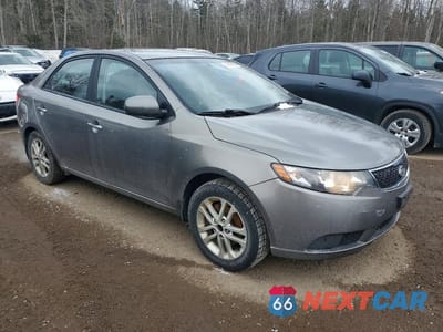 Czwarte zdjęcie samochodu z boku: 2012 KIA FORTE EX VIN:KNAFU4A23C5501359 - miniatura