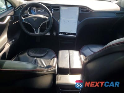 Zdjęcie 8 z 12 samochodu: 2013 TESLA MODEL S VIN:5YJSA1DP7DFP13116 - miniatura