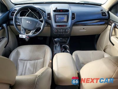 Zdjęcie 8 z 12 samochodu: 2015 KIA SORENTO EX VIN:5XYKU4A79FG619392 - miniatura