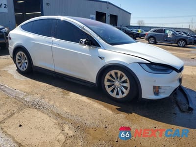 Czwarte zdjęcie samochodu z boku: 2017 TESLA MODEL X VIN:5YJXCBE20HF043908 - miniatura